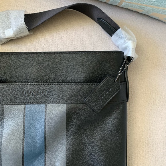 New Coach CHARLES CROSSBODY IN VARSITY LEATHER - Picture 7 of 7